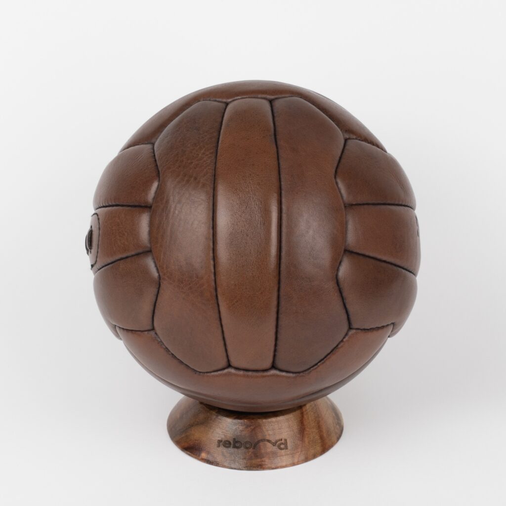 Ancien Ballon De Foot Vintage – Cuir Marron épais – Idéal Déco
